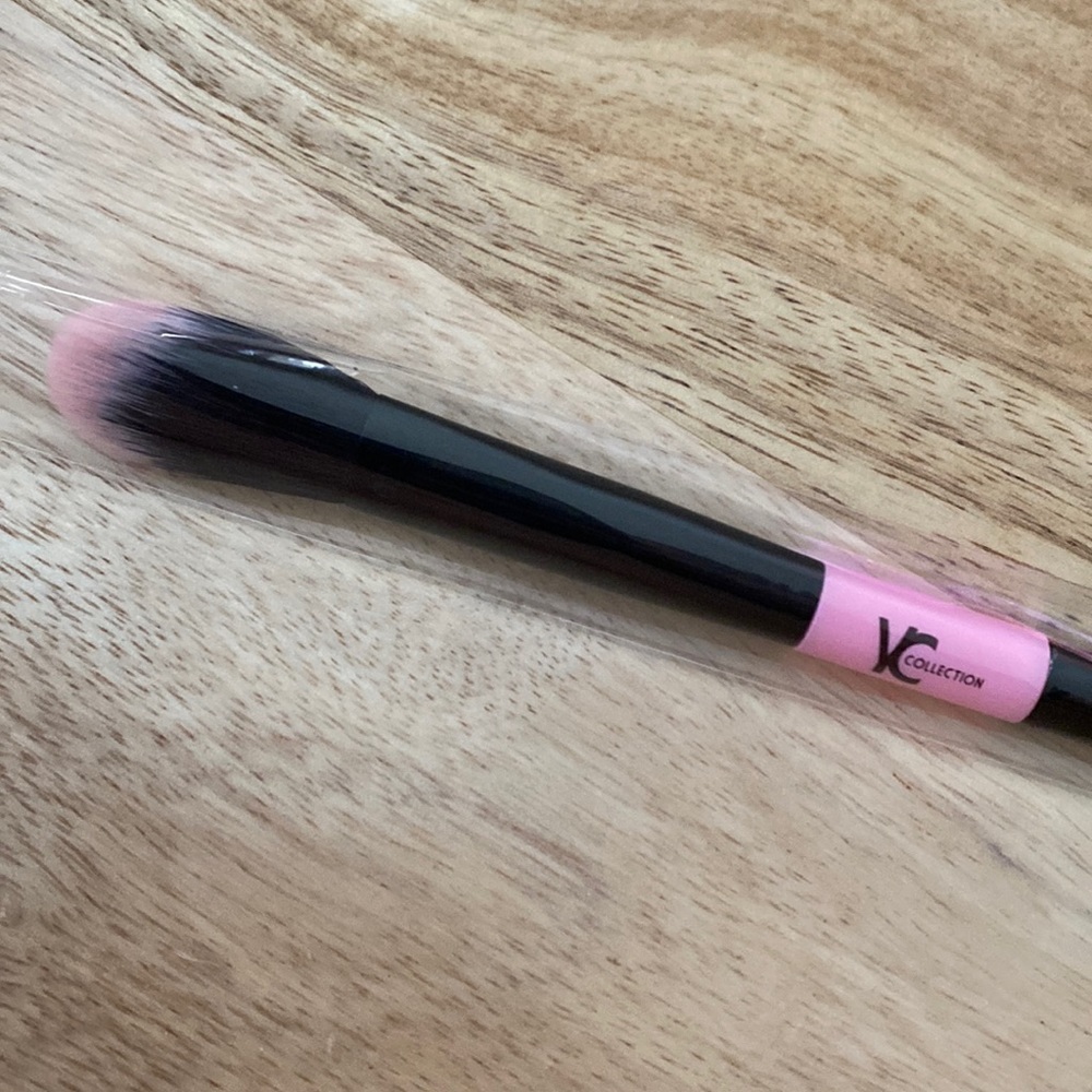 YC COLLECTION | Y02 Glow Brush